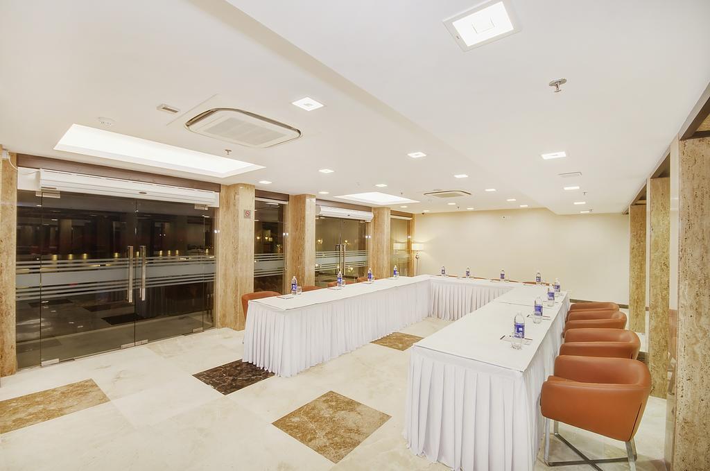 Palm Spring A Boutique Hotel New Delhi Extérieur photo