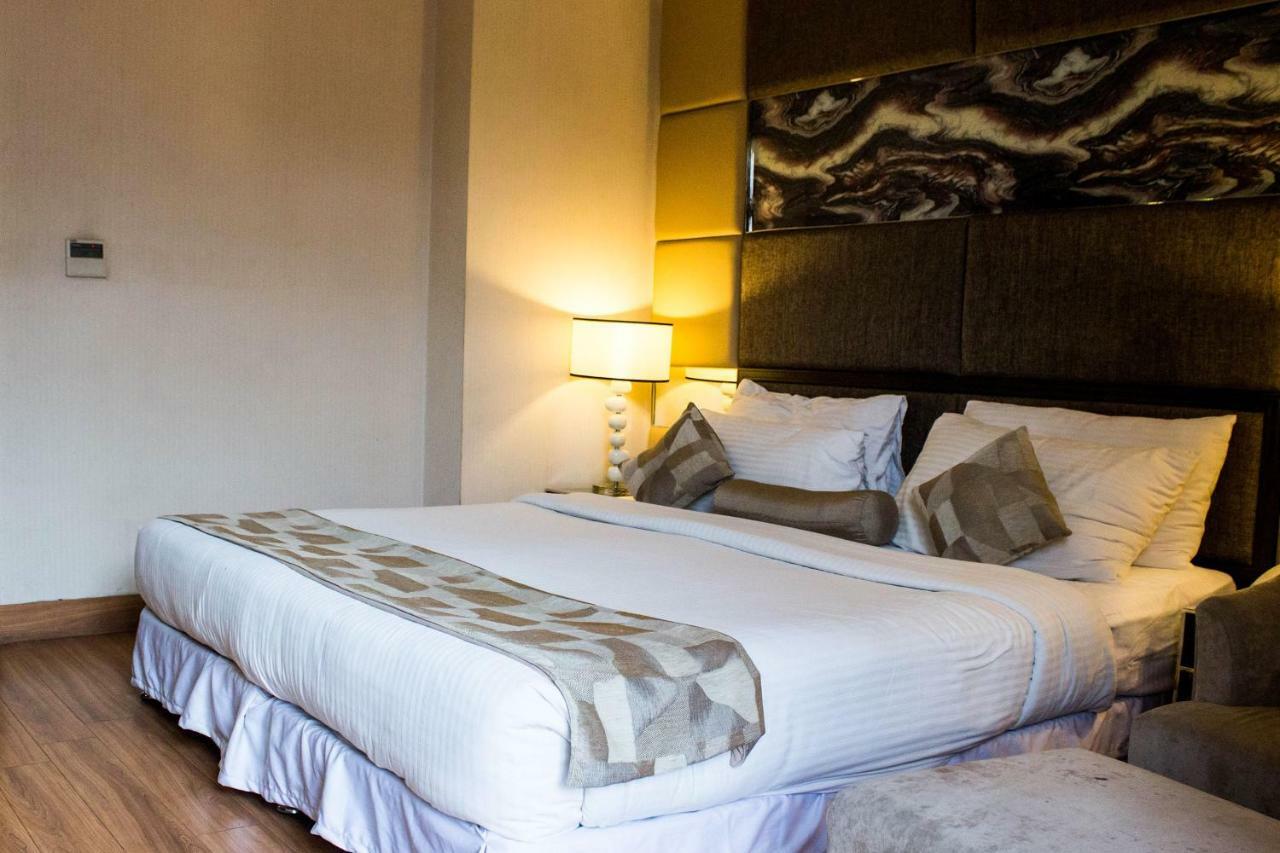 Palm Spring A Boutique Hotel New Delhi Extérieur photo